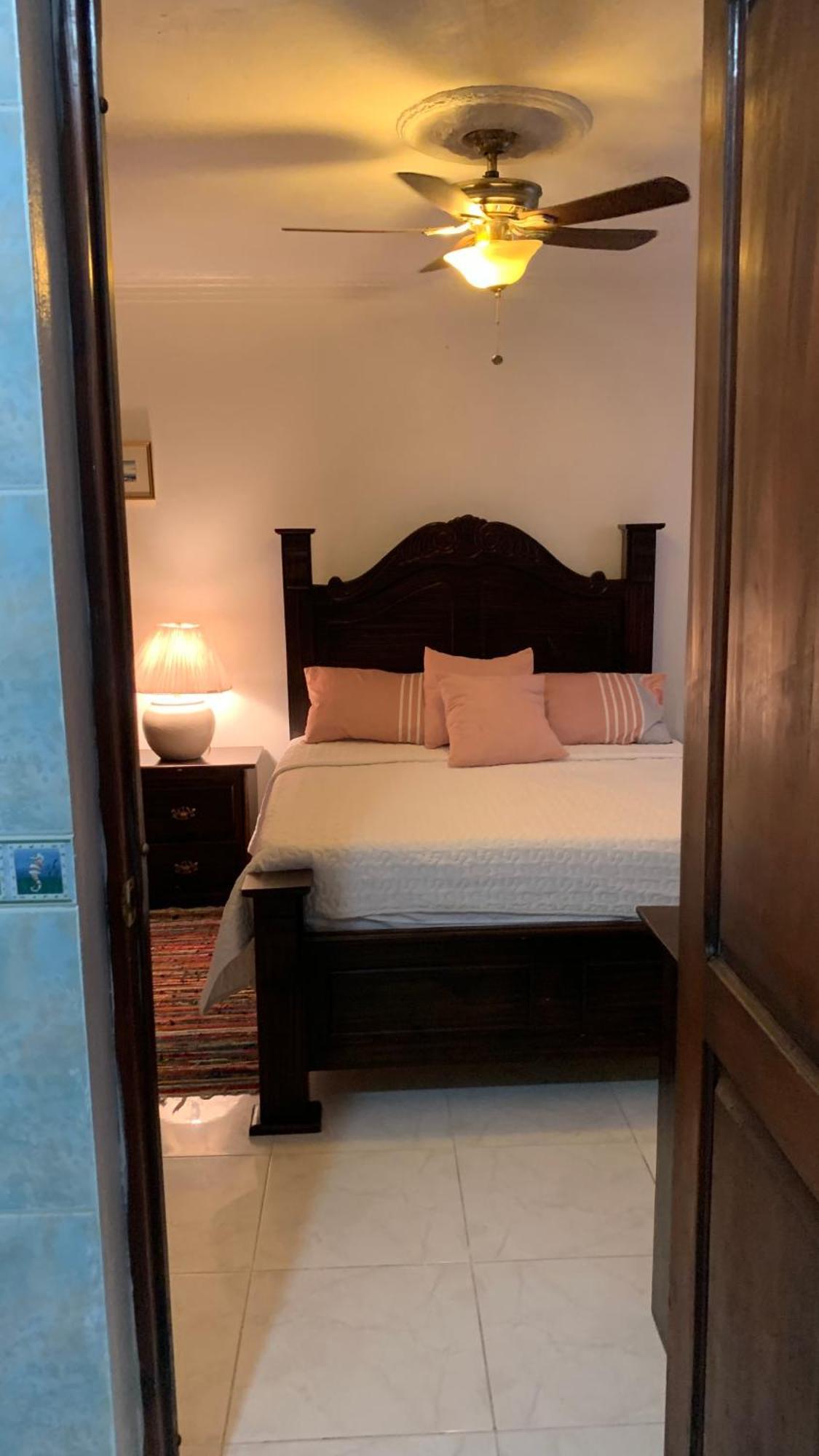 Apartahotel Dona Reyna Alojamientos En Santo Domingo A 5 Min De Aeropuerto Internacional Las Americas El Higo Eksteriør billede
