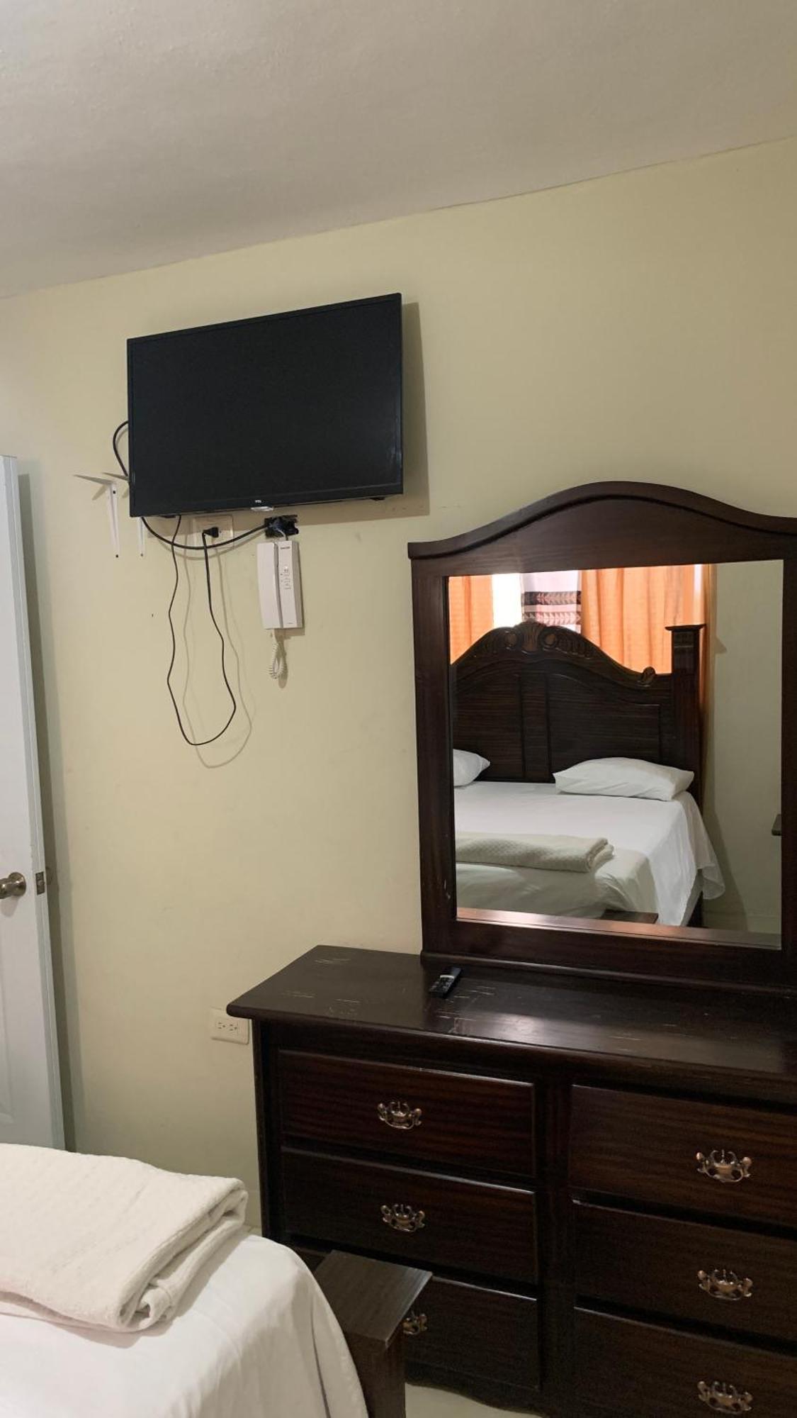 Apartahotel Dona Reyna Alojamientos En Santo Domingo A 5 Min De Aeropuerto Internacional Las Americas El Higo Eksteriør billede